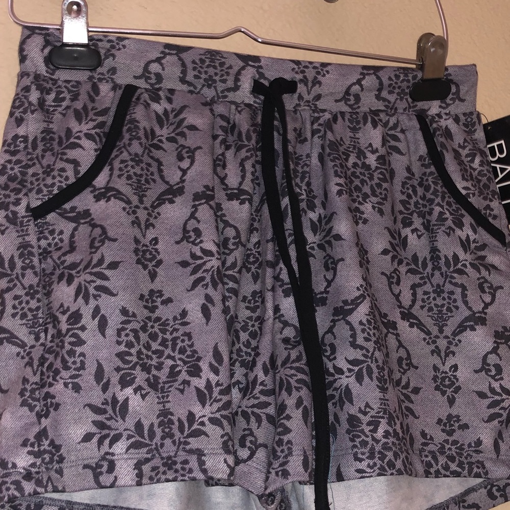 Bali 2pc pajama set size medium - Picture 6 of 10